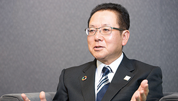 富士通　代表取締役社長　田中達也