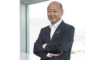 キヤノンマーケティングジャパン　代表取締役社長　足立正親
