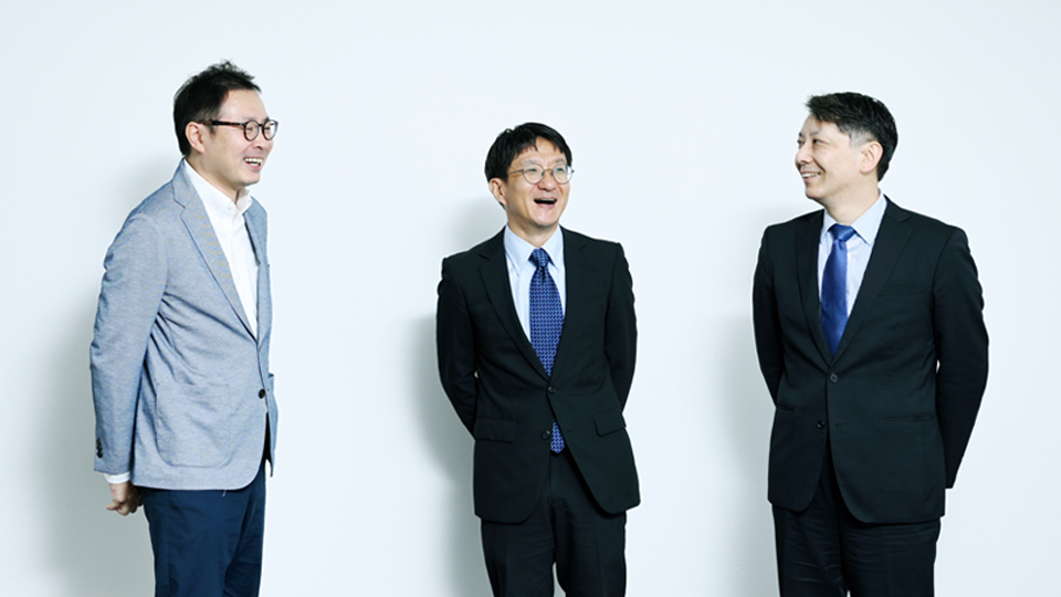 週刊BCN 2000号記念企画　サーバーメーカー座談会 2023　ハイブリッドクラウド時代の最適解を提供