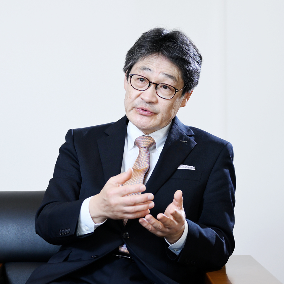 NTTデータグループ　代表取締役社長　本間 洋