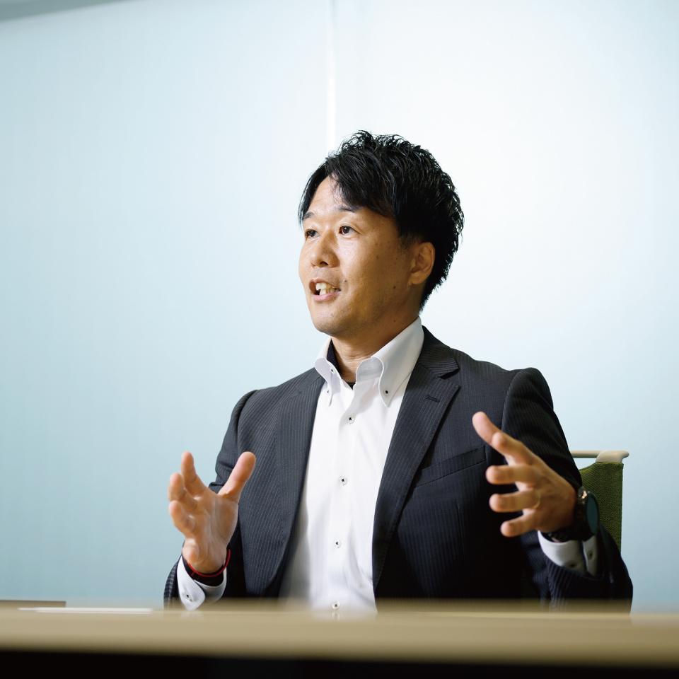 ソフォス　代表取締役　足立達矢