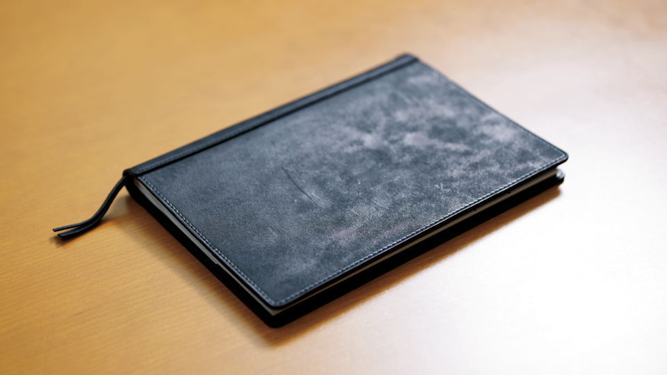 NTTドコモビジネス・小島克重代表取締役社長 社長執行役員の愛用ツール　＜A5サイズの手帳＞
