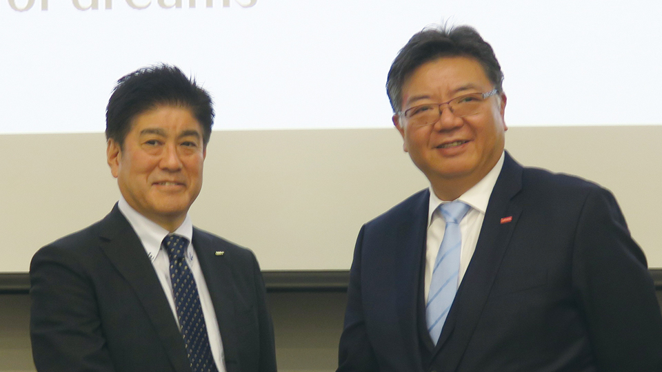 LESとニデック、AI向け水冷サーバーを共同提案　消費電力を削減する独自技術を訴求