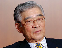 中尾　哲雄