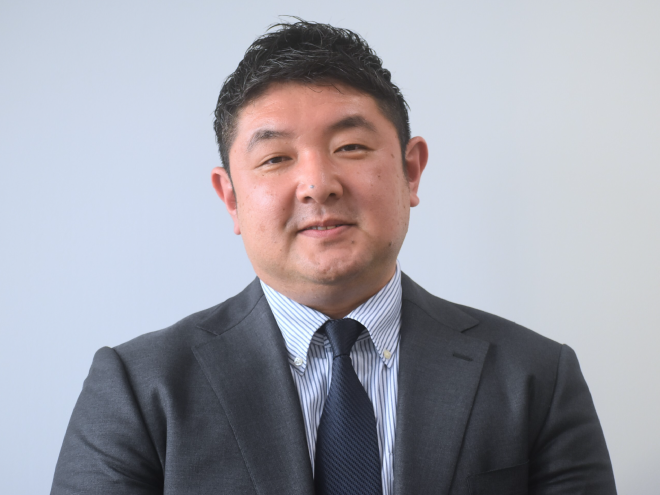 越場康介・事業部長