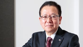 富士通　代表取締役社長　田中達也