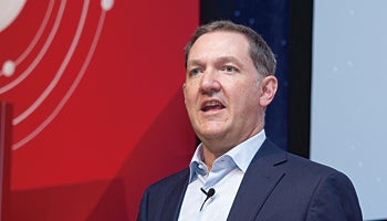 技術提供でIBMだけの優遇はなし　IBMの力を得て大企業でのOSS採用を拡大――米レッドハット