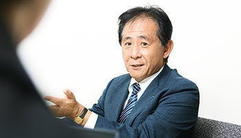 電通国際情報サービス　代表取締役社長　名和亮一